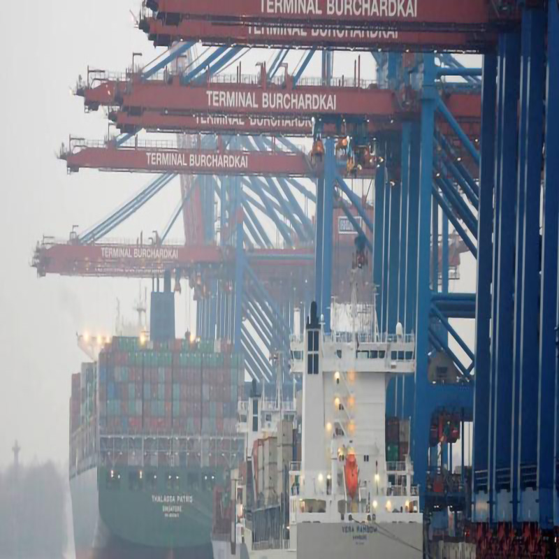 ประเทศเยอรมนีอนุญาตให้ Cosco ของจีนถือหุ้น 24.9% ในท่าเรือที่ใหญ่ที่สุด